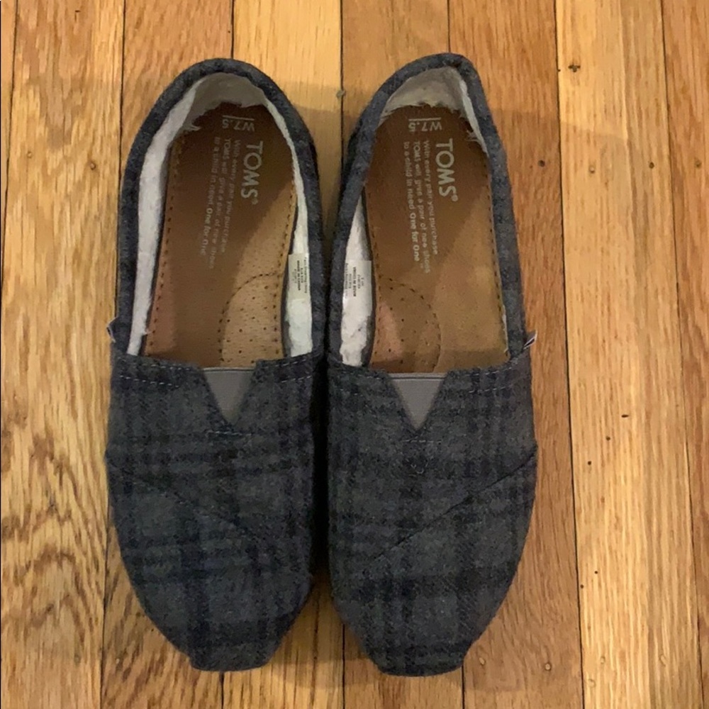Tom’s Plaid Sherpa Lined Shoes